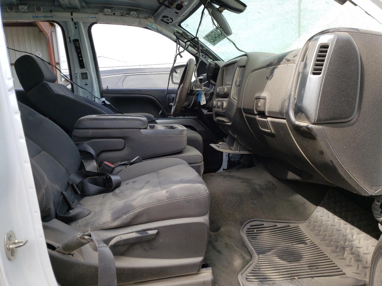 Photo 5 from auction – 2018 CHEVROLET SILVERADO with VIN 3GCUCRER6JG285286