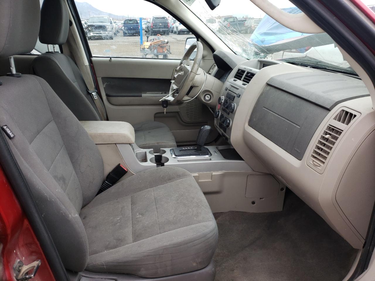 Photo 5 from auction – 2009 FORD ESCAPE with VIN 1FMCU03769KA52238