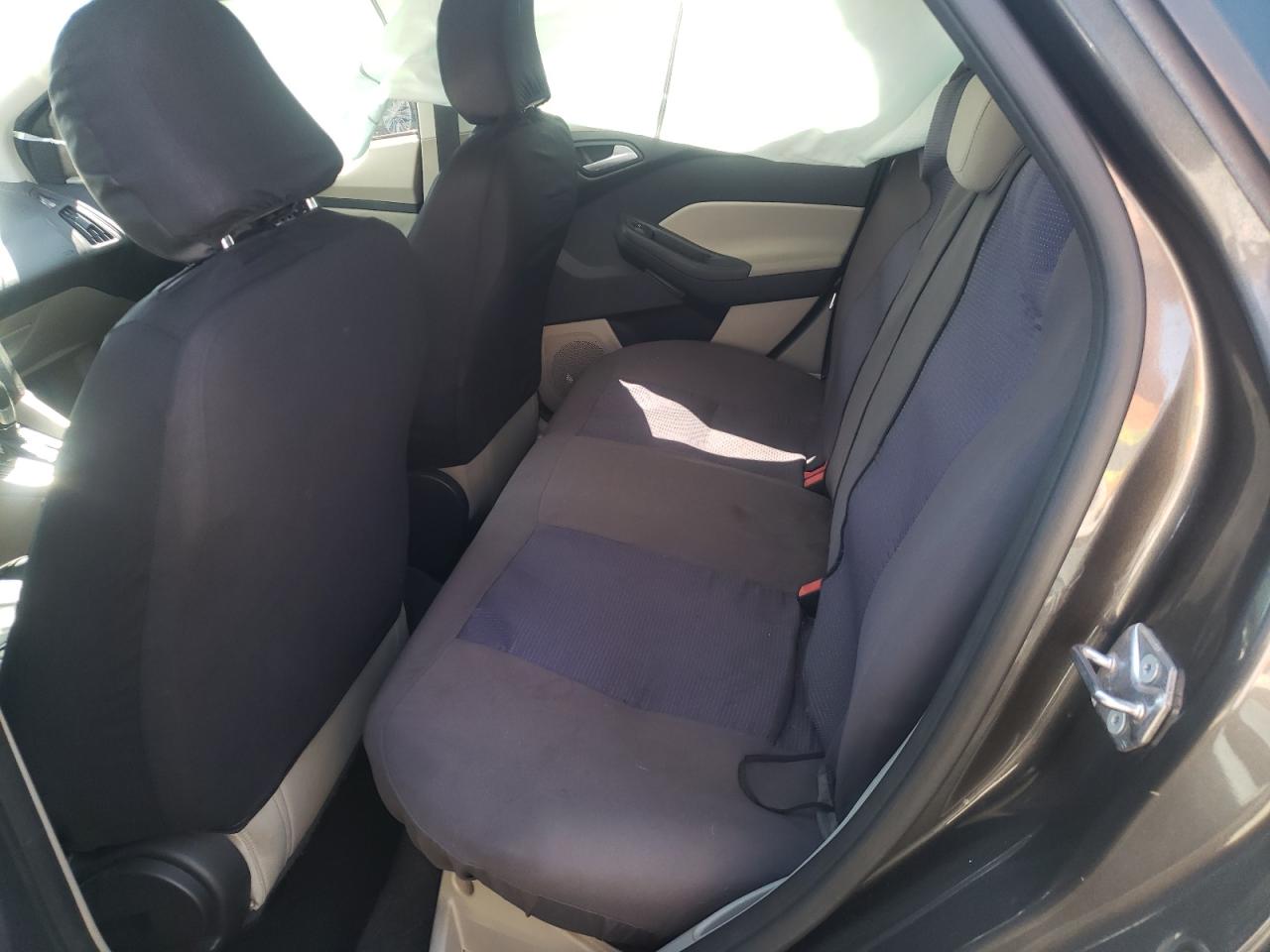 Photo 6 from auction – 2015 FORD FOCUS SE with VIN 1FADP3K29FL203883