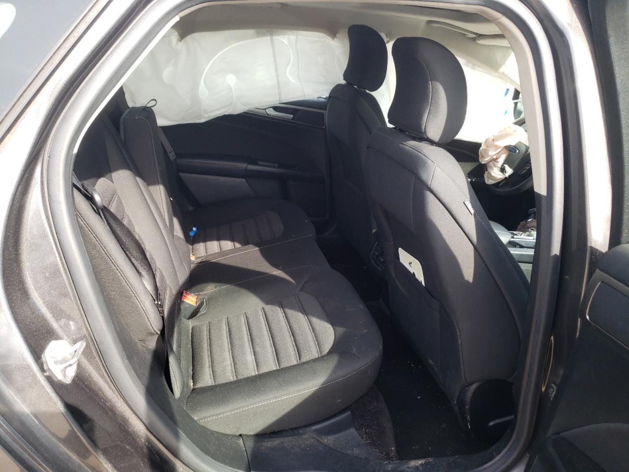 Photo 6 from auction – 2017 FORD FUSION SE with VIN 3FA6P0HD6HR365779