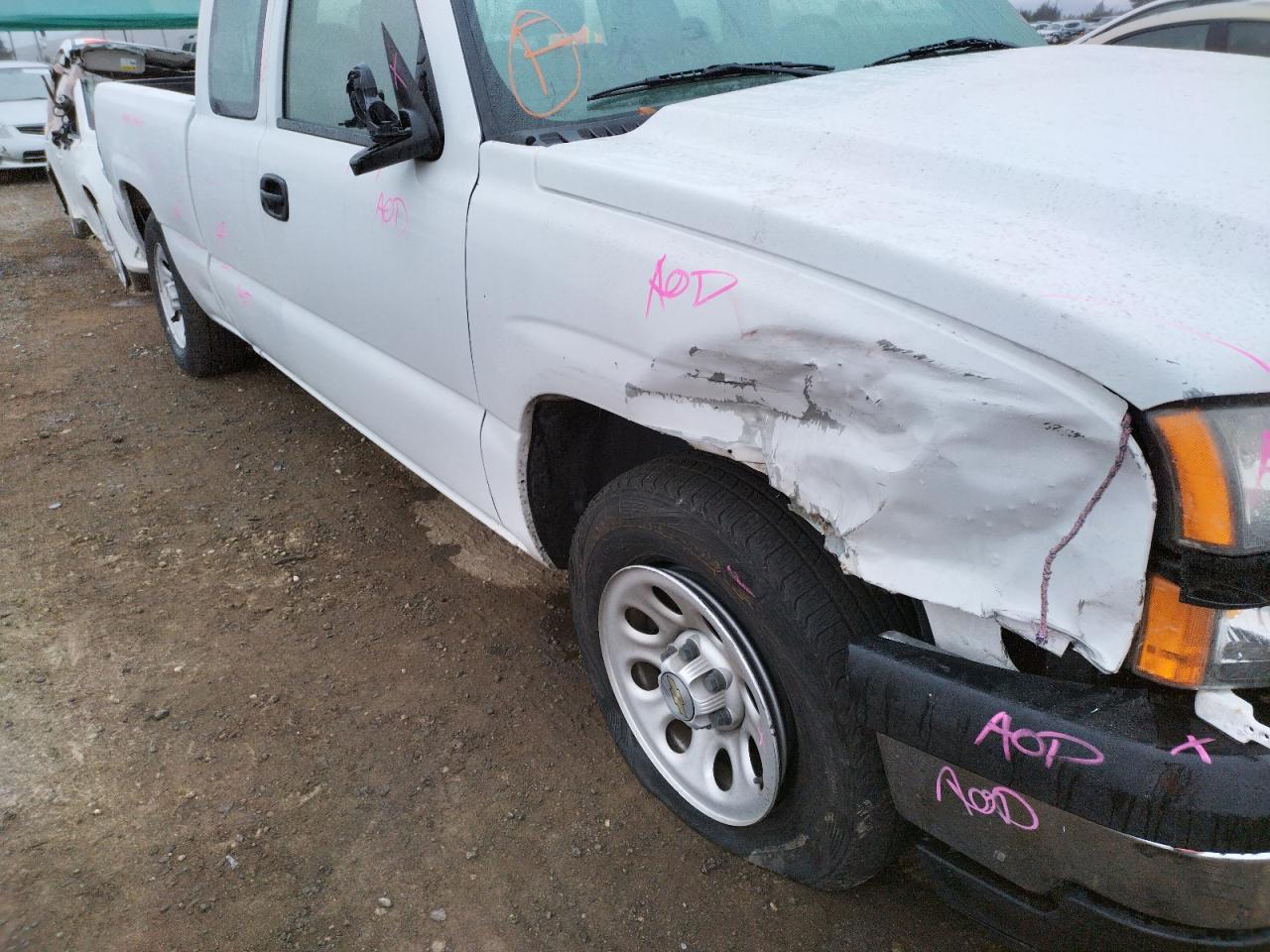 Photo 9 from auction – 2006 CHEVROLET SILVERADO with VIN 1GCEC19X76Z152459