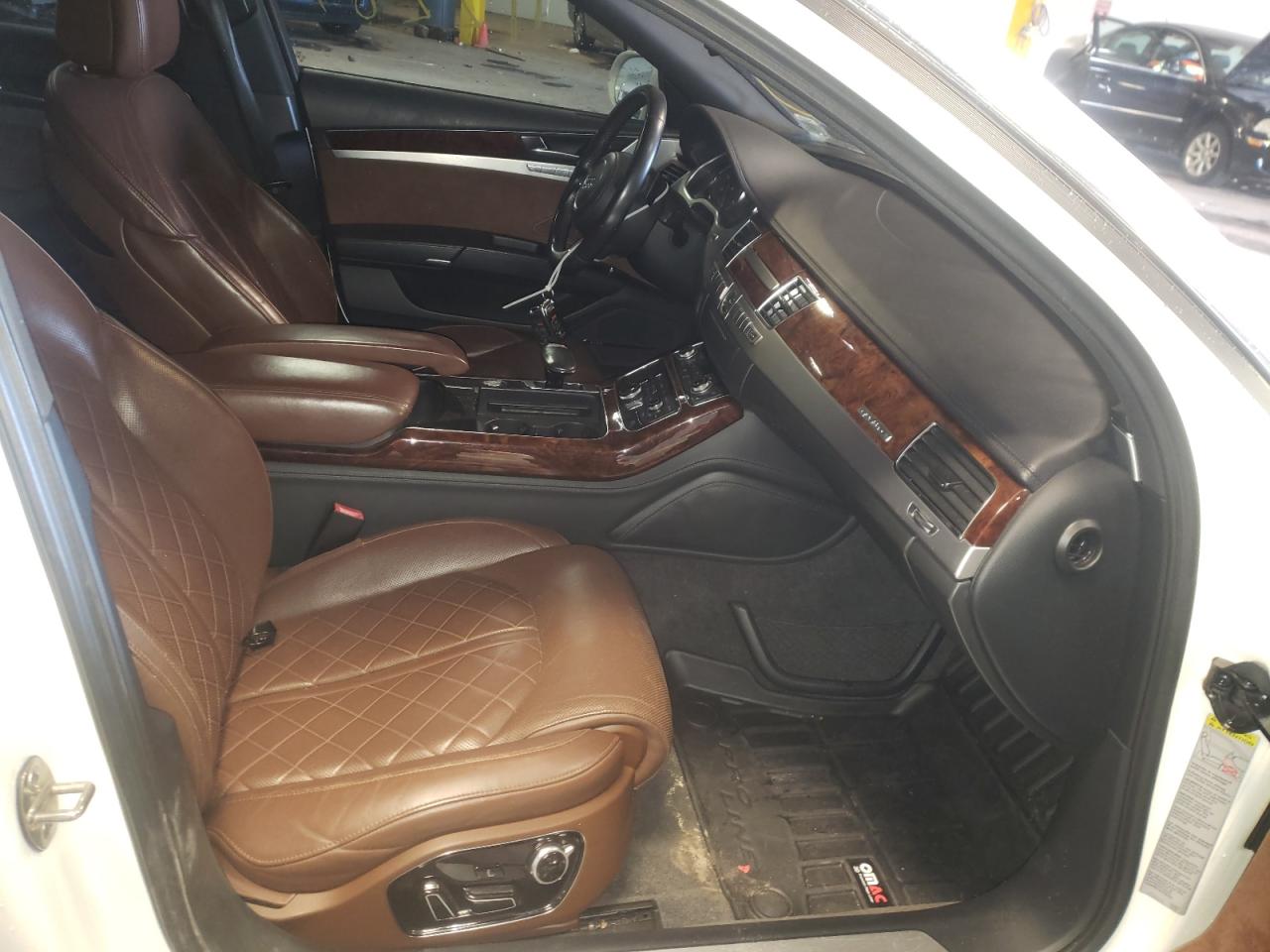 Photo 5 from auction – 2011 AUDI A8 QUATTRO with VIN WAUAVAFD9BN000829