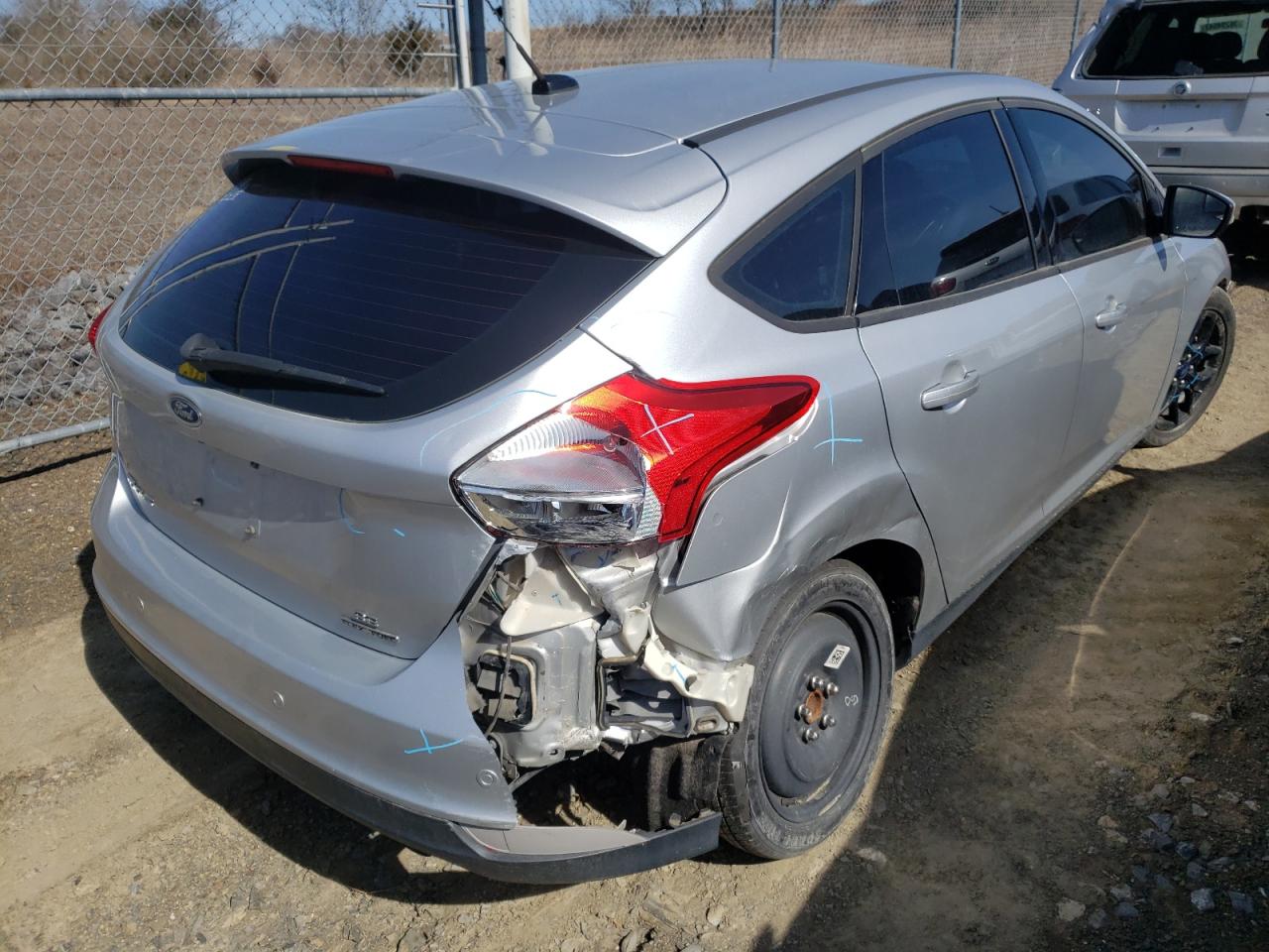Photo 4 from auction – 2016 FORD FOCUS SE with VIN 1FADP3K29GL385425