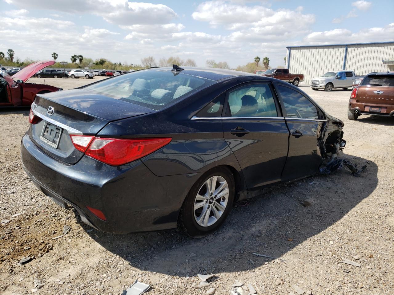 Photo 4 from auction – 2014 HYUNDAI SONATA GLS with VIN 5NPEB4ACXEH820757