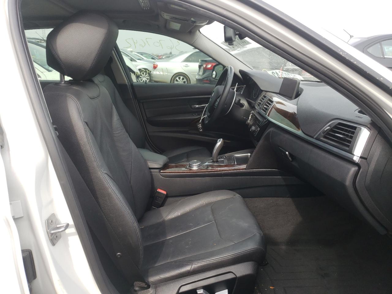 Photo 5 from auction – 2016 BMW 320 XI with VIN WBA8E5G54GNU21071