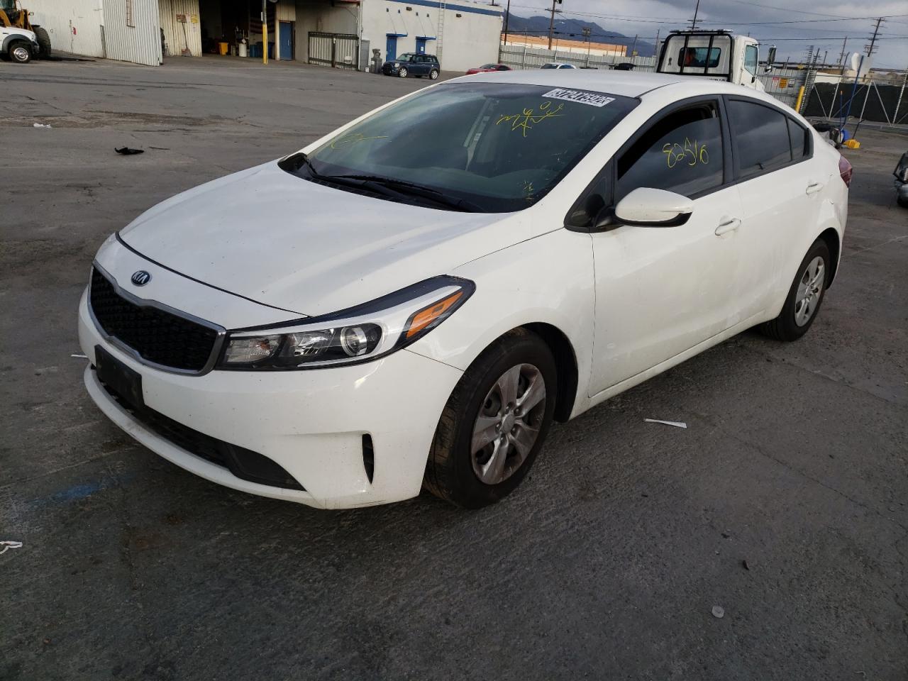 Photo 2 from auction – 2018 KIA FORTE LX with VIN 3KPFK4A73JE265771