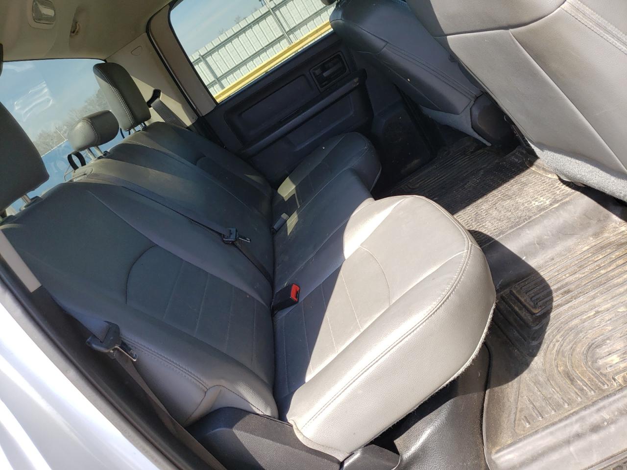 Photo 6 from auction – 2015 RAM 3500 ST with VIN 3C63R3GL2FG684002