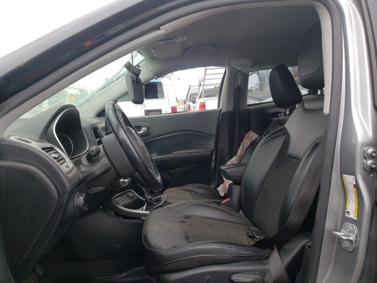 Photo 5 from auction – 2020 JEEP COMPASS LA with VIN 3C4NJCBB2LT236420