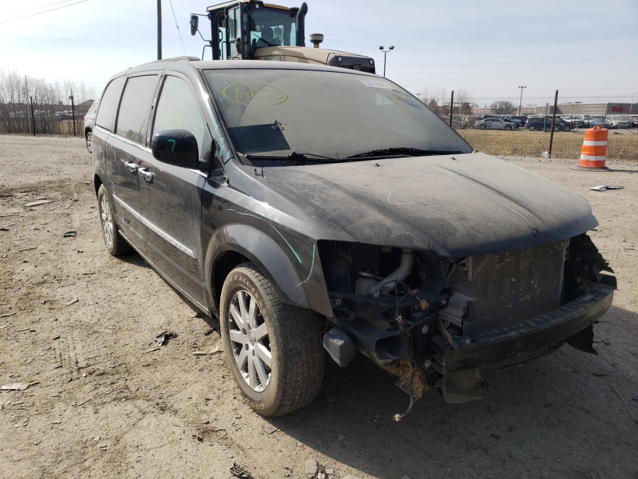 Photo 1 from auction – 2014 CHRYSLER TOWN & COU with VIN 2C4RC1BG6ER246756
