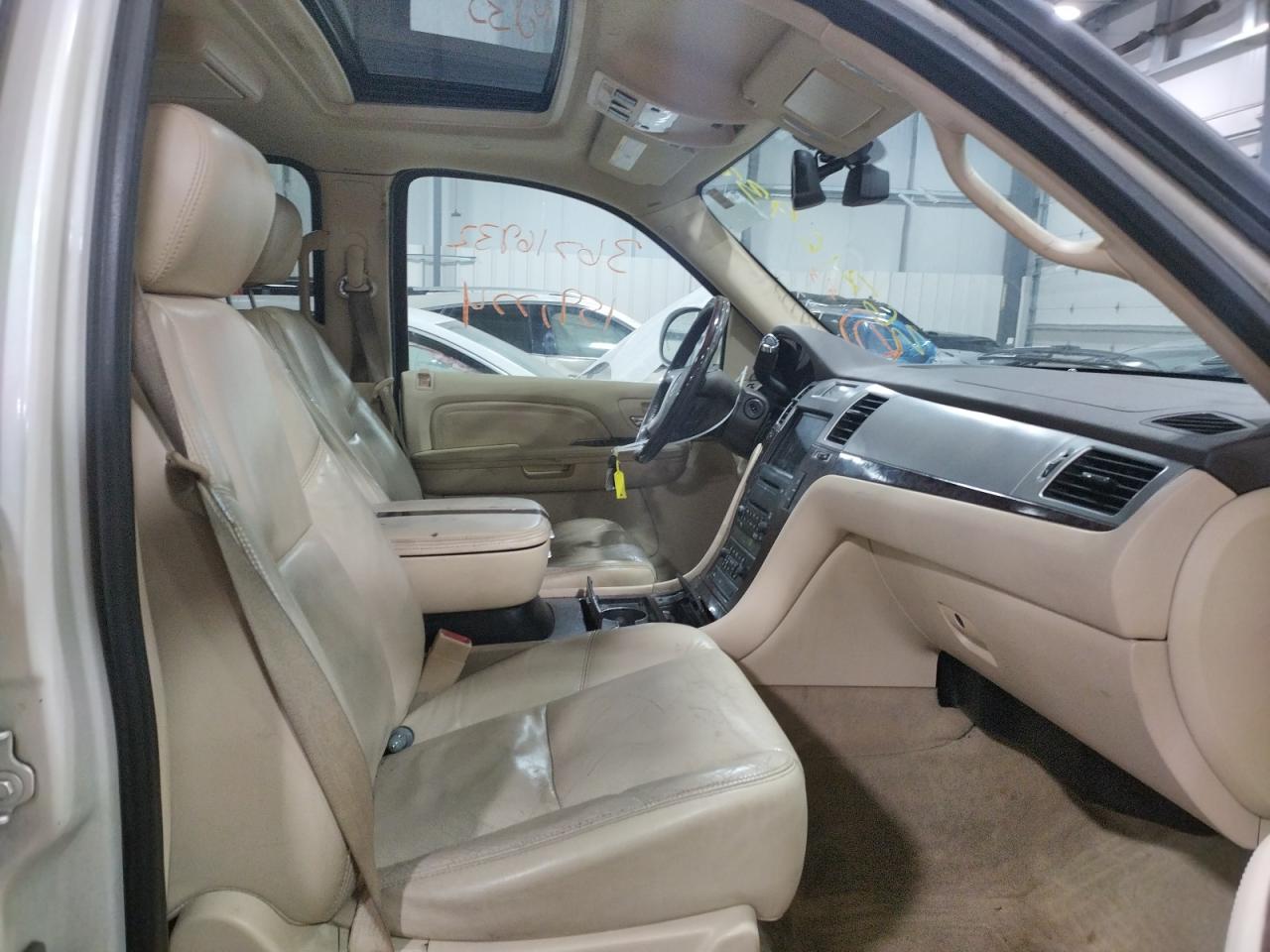 Photo 5 from auction – 2008 CADILLAC ESCALADE E with VIN 1GYFK66898R205211