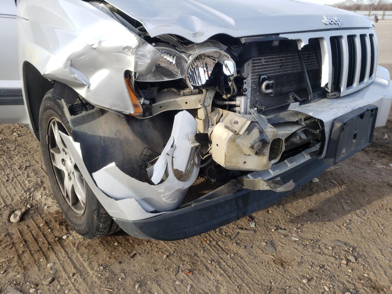 Photo 10 from auction – 2005 JEEP GRAND CHER with VIN 1J4GR48K05C665403