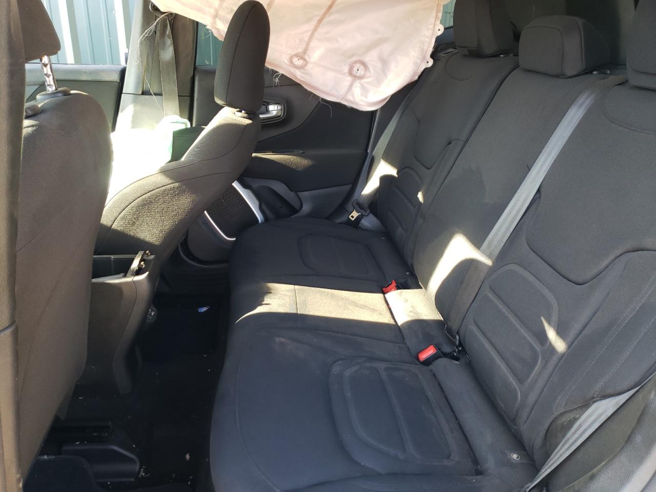 Photo 6 from auction – 2018 JEEP RENEGADE L with VIN ZACCJABB8JPJ37761