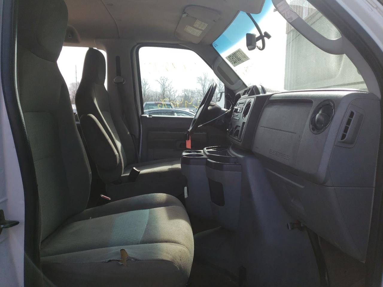 Photo 5 from auction – 2013 FORD ECONOLINE with VIN 1FBNE3BL6DDB06312