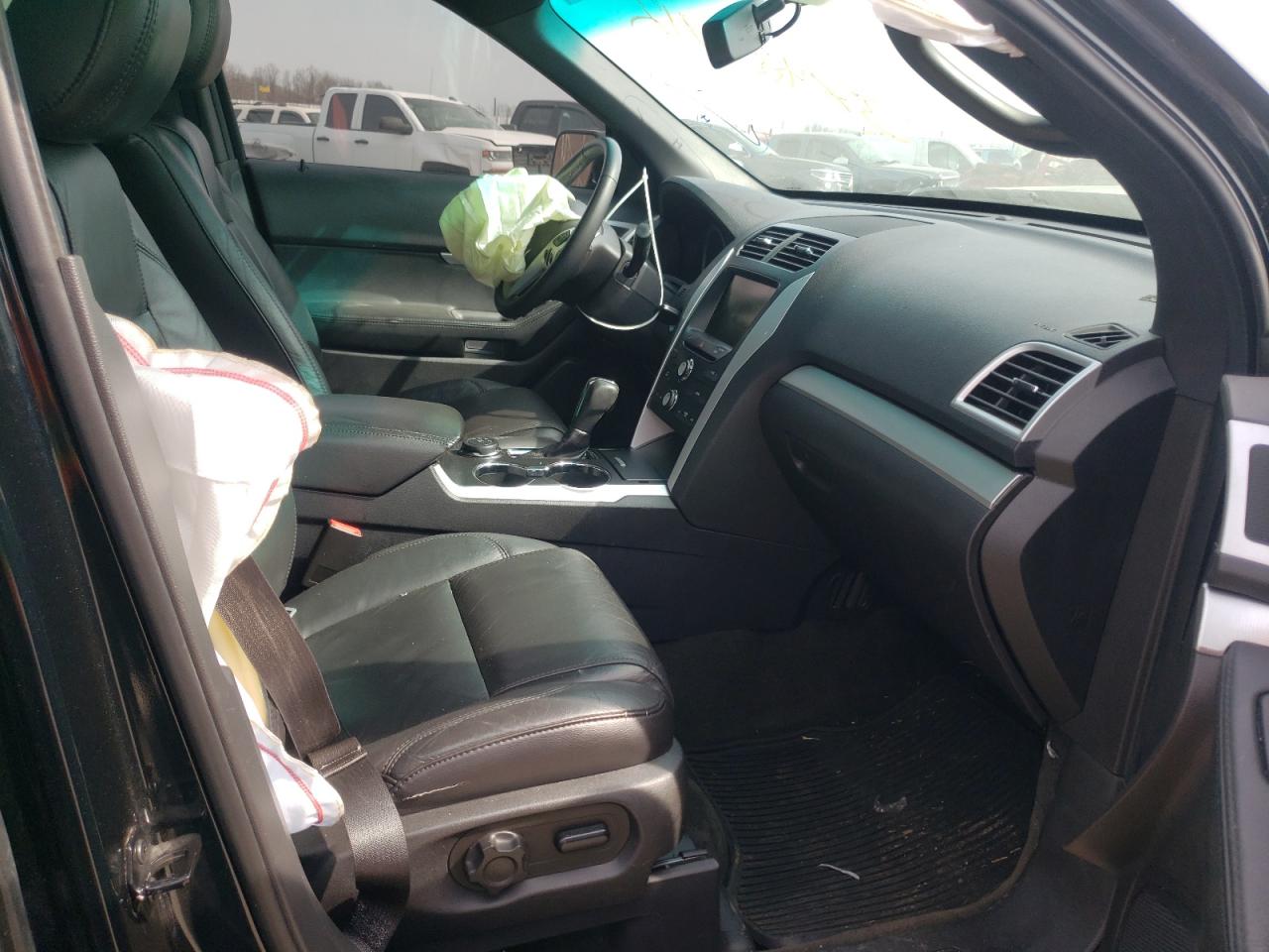 Zdjęcie 5 z aukcji – 2015 FORD EXPLORER X z VIN 1FM5K8D88FGA68637