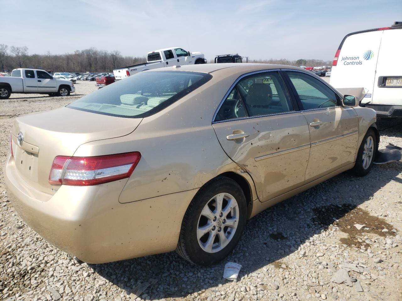 Photo 4 from auction – 2011 TOYOTA CAMRY BASE with VIN 4T1BF3EK2BU124247