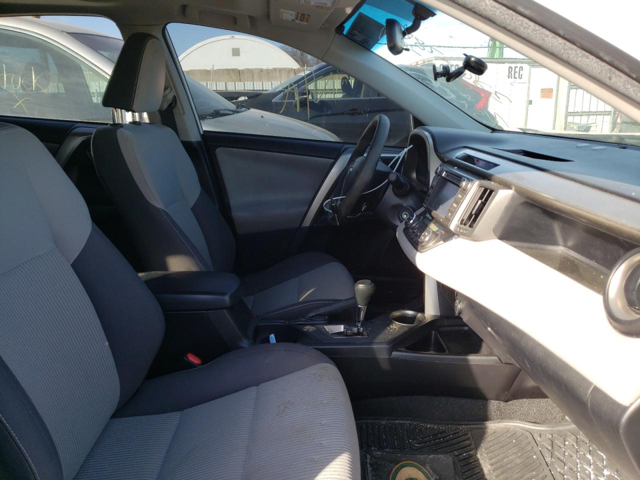 Photo 5 from auction – 2014 TOYOTA RAV4 XLE with VIN JTMRFREV6ED050481