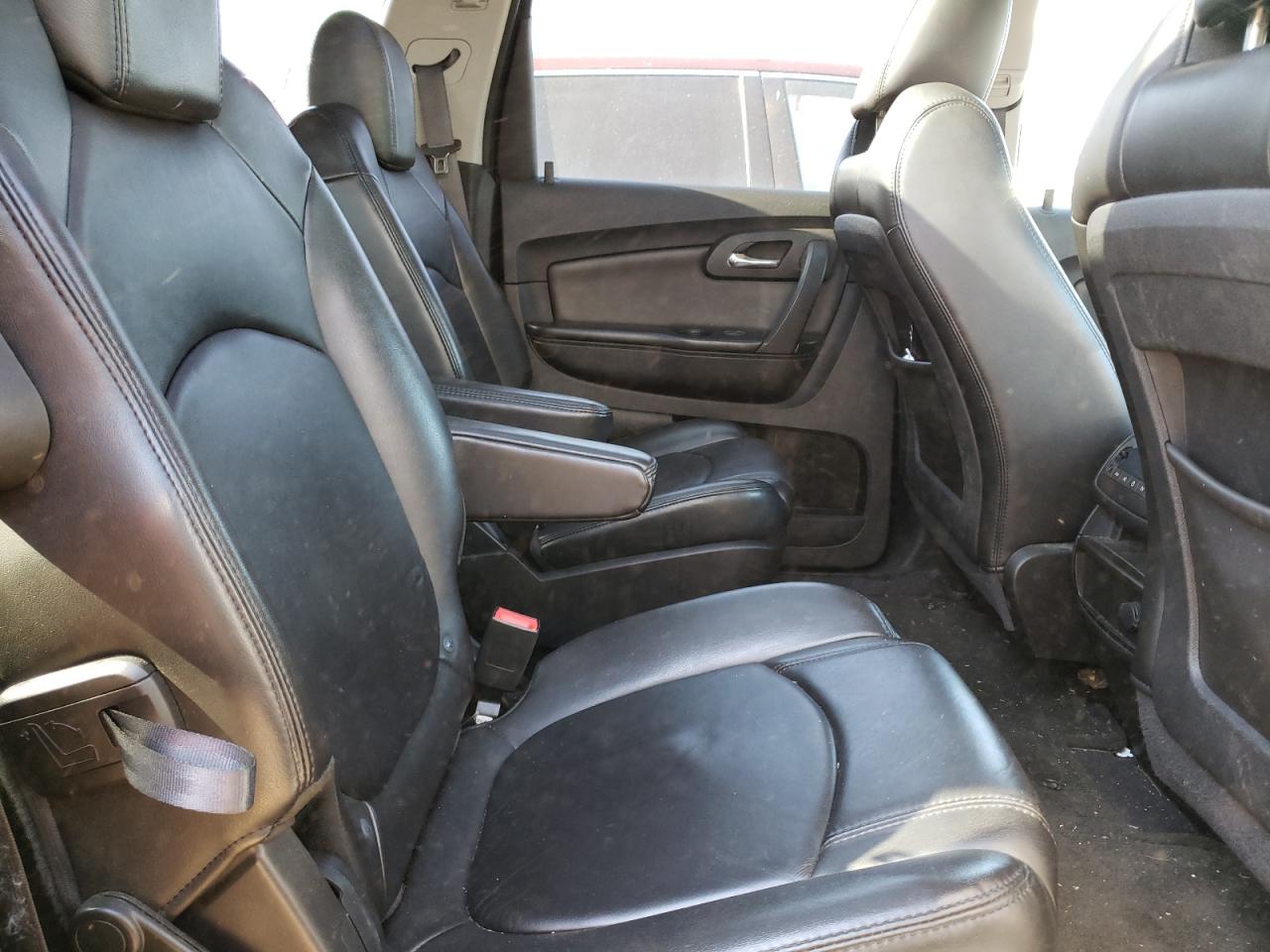 Photo 6 from auction – 2010 CHEVROLET TRAVERSE L with VIN 1GNLVGED3AS132296