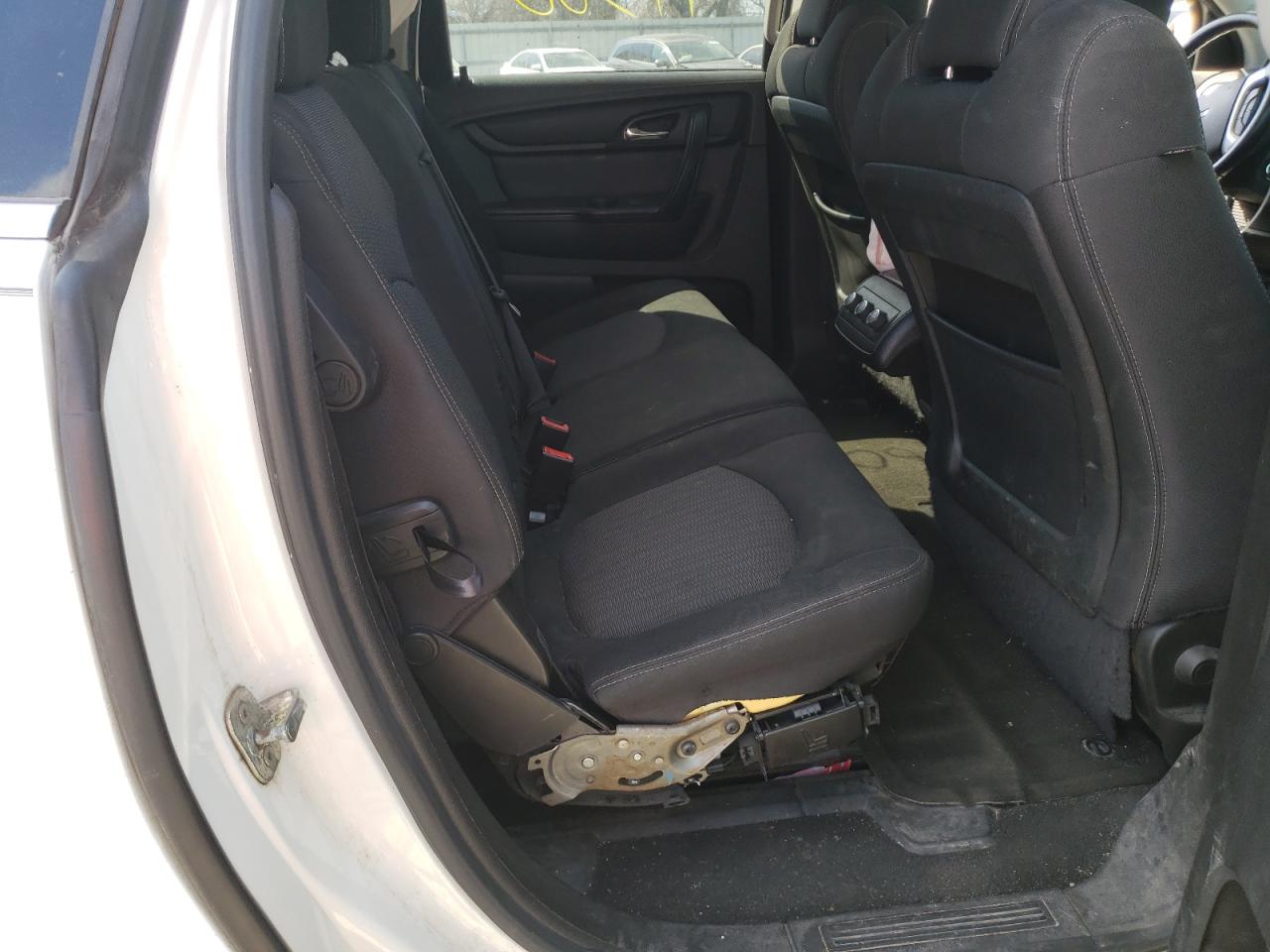 Photo 6 from auction – 2015 CHEVROLET TRAVERSE L with VIN 1GNKRGKD5FJ199841