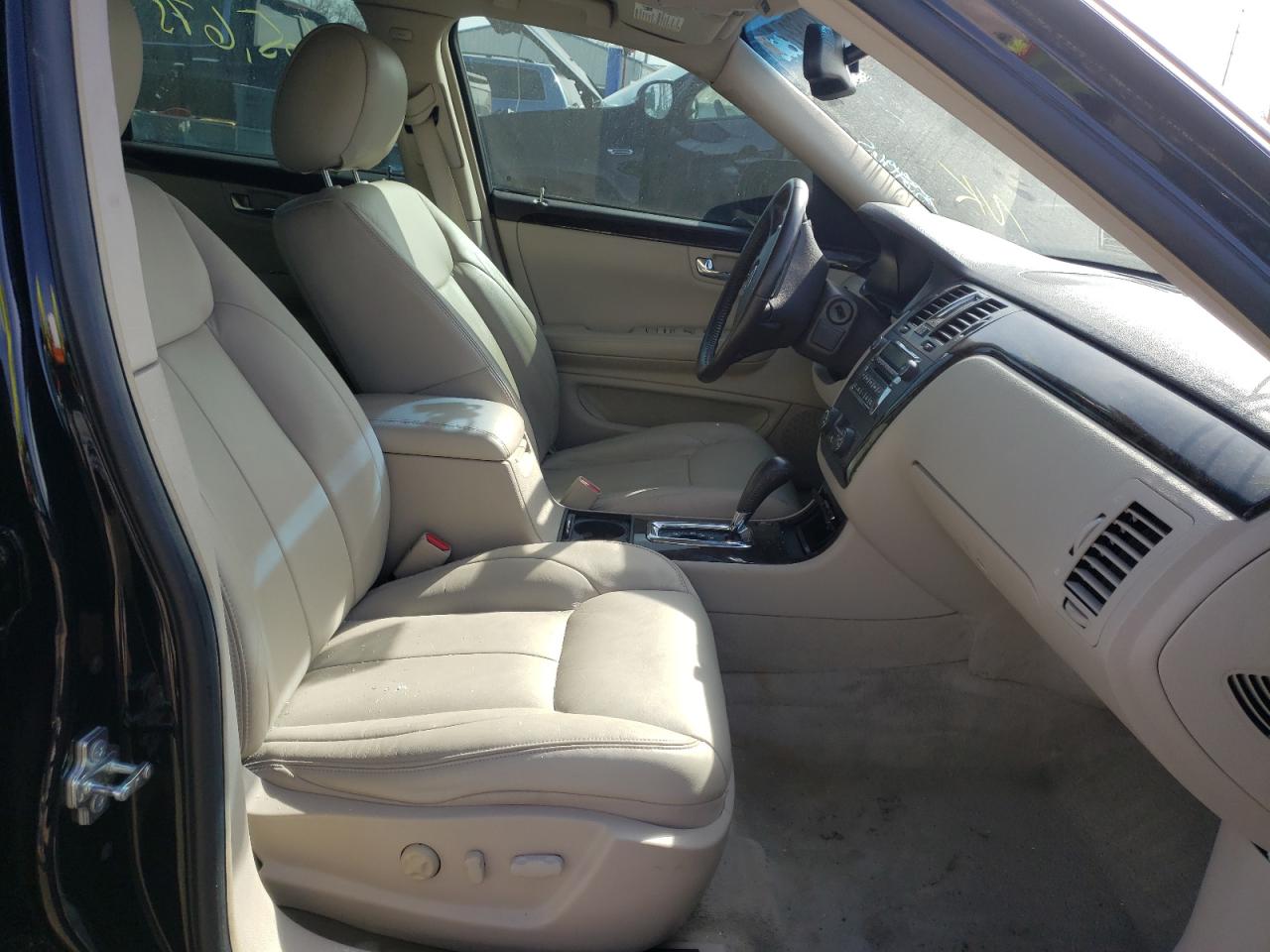 Photo 5 from auction – 2010 CADILLAC DTS with VIN 1G6KA5EYXAU118684