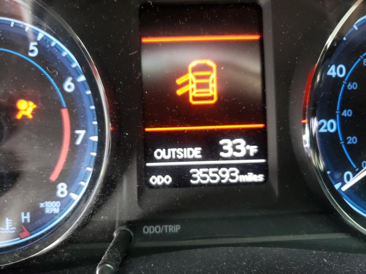 Photo 8 from auction – 2018 TOYOTA COROLLA L with VIN 5YFBURHE4JP807775