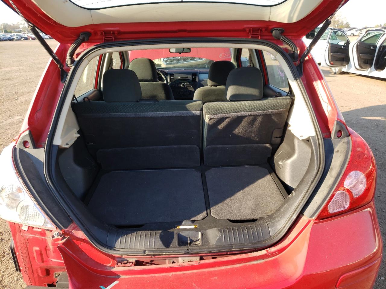 Photo 9 from auction – 2011 NISSAN VERSA S with VIN 3N1BC1CP2BL433827