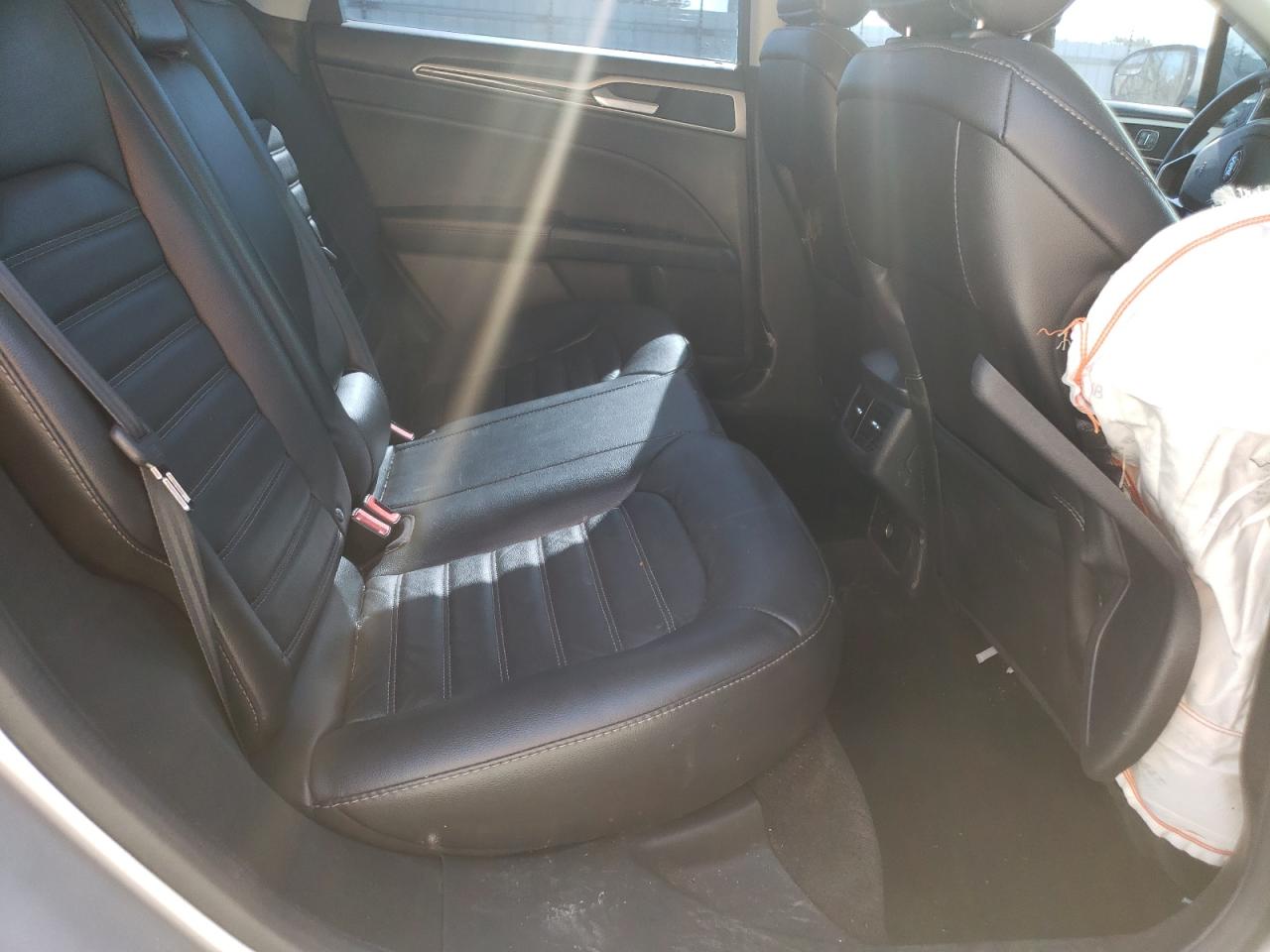 Photo 6 from auction – 2016 FORD FUSION SE with VIN 3FA6P0HD6GR197334