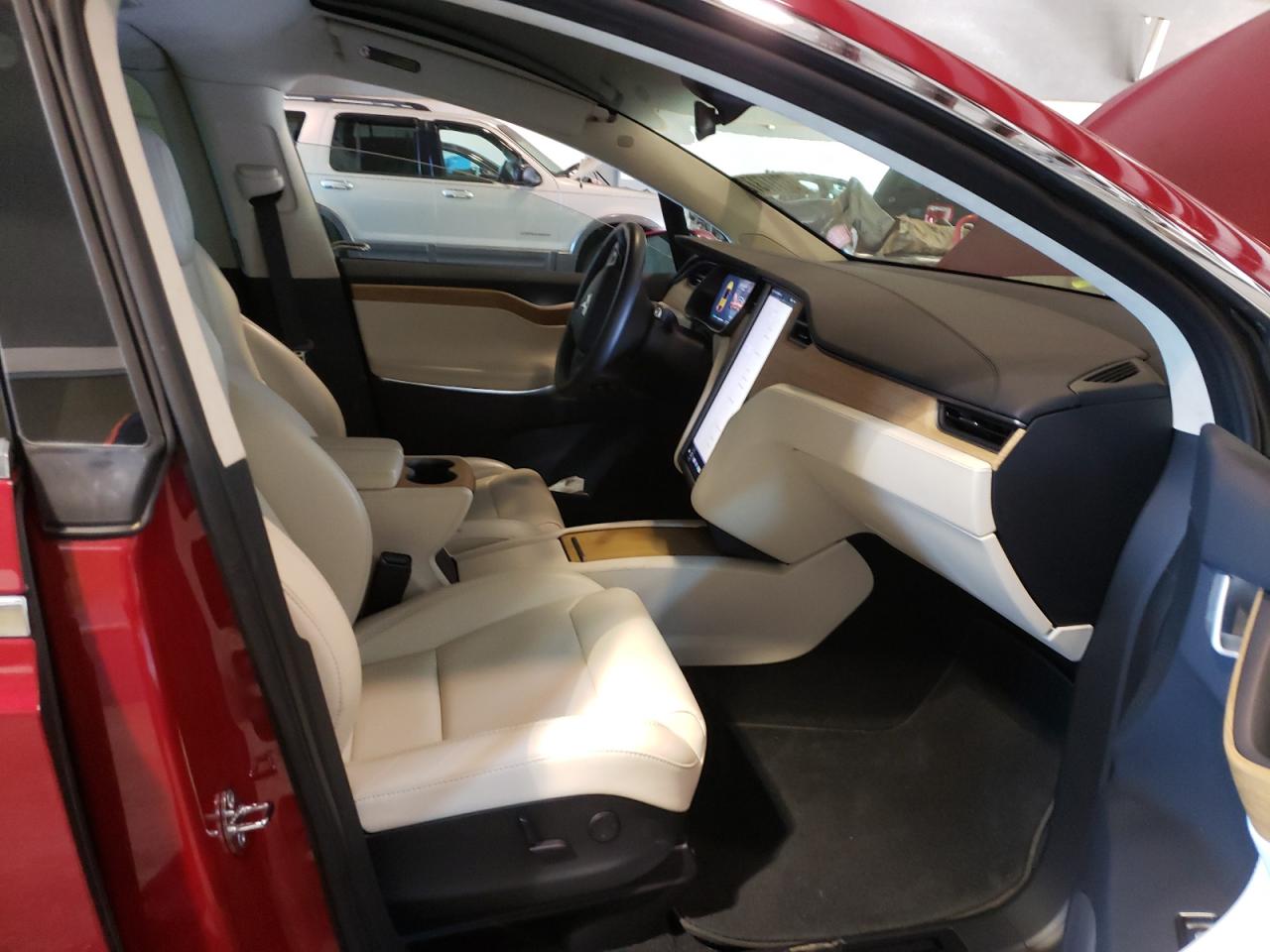 Photo 5 from auction – 2019 TESLA MODEL X with VIN 5YJXCDE25KF180264