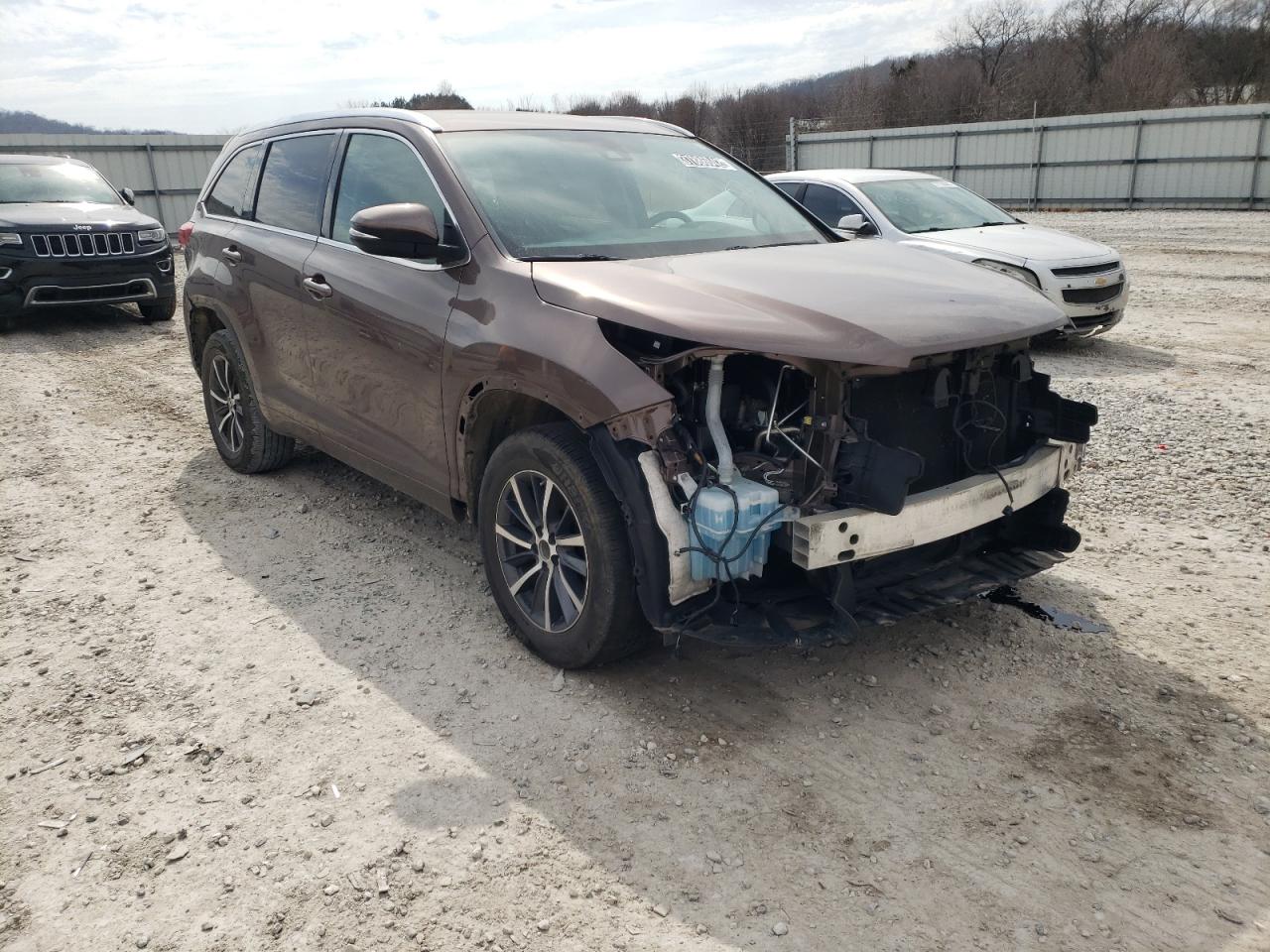 Foto 1 de la subasta – 2017 TOYOTA HIGHLANDER con VIN 5TDKZRFHXHS211392