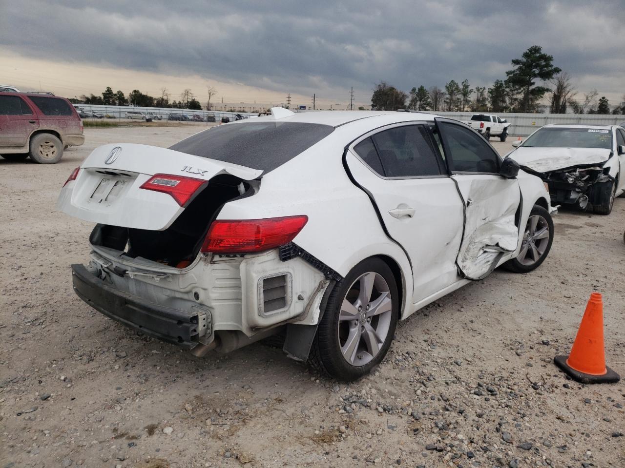 Photo 4 from auction – 2014 ACURA ILX 20 with VIN 19VDE1F35EE000187