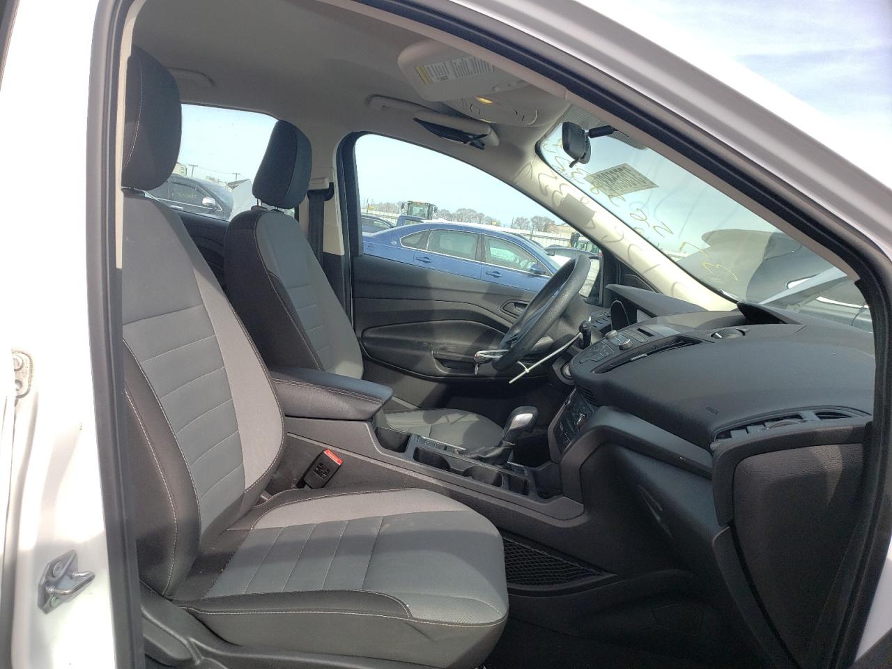 Photo 5 from auction – 2018 FORD ESCAPE S with VIN 1FMCU0F74JUA69821