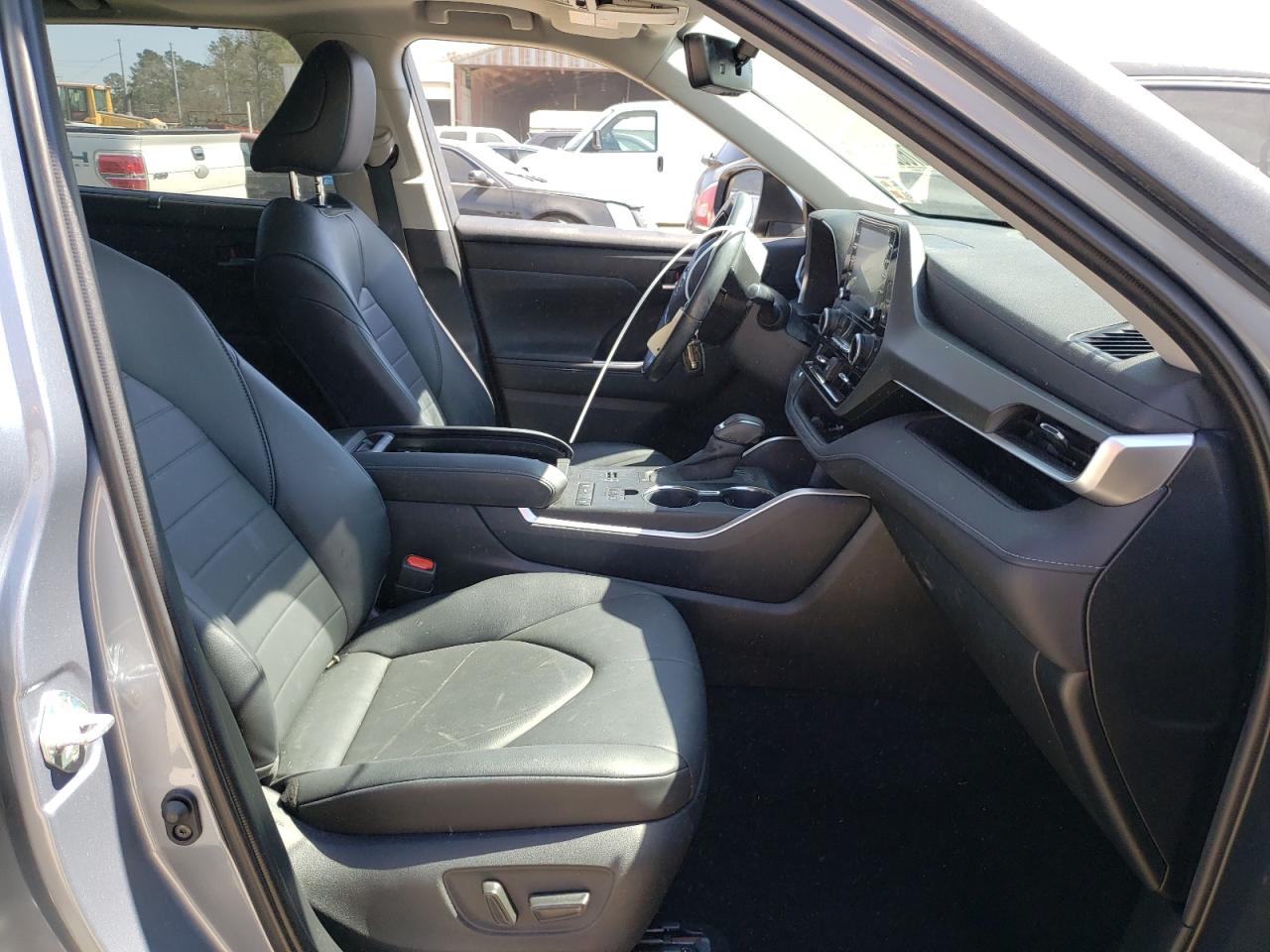 Photo 5 from auction – 2020 TOYOTA HIGHLANDER with VIN 5TDGZRAH7LS012256