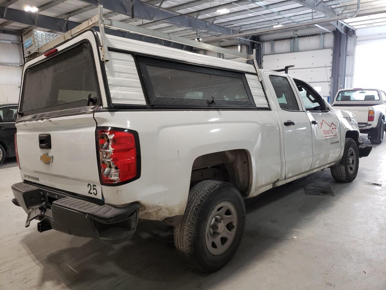 Photo 4 from auction – 2017 CHEVROLET 1500 with VIN 1GCRCNEC0HZ393181