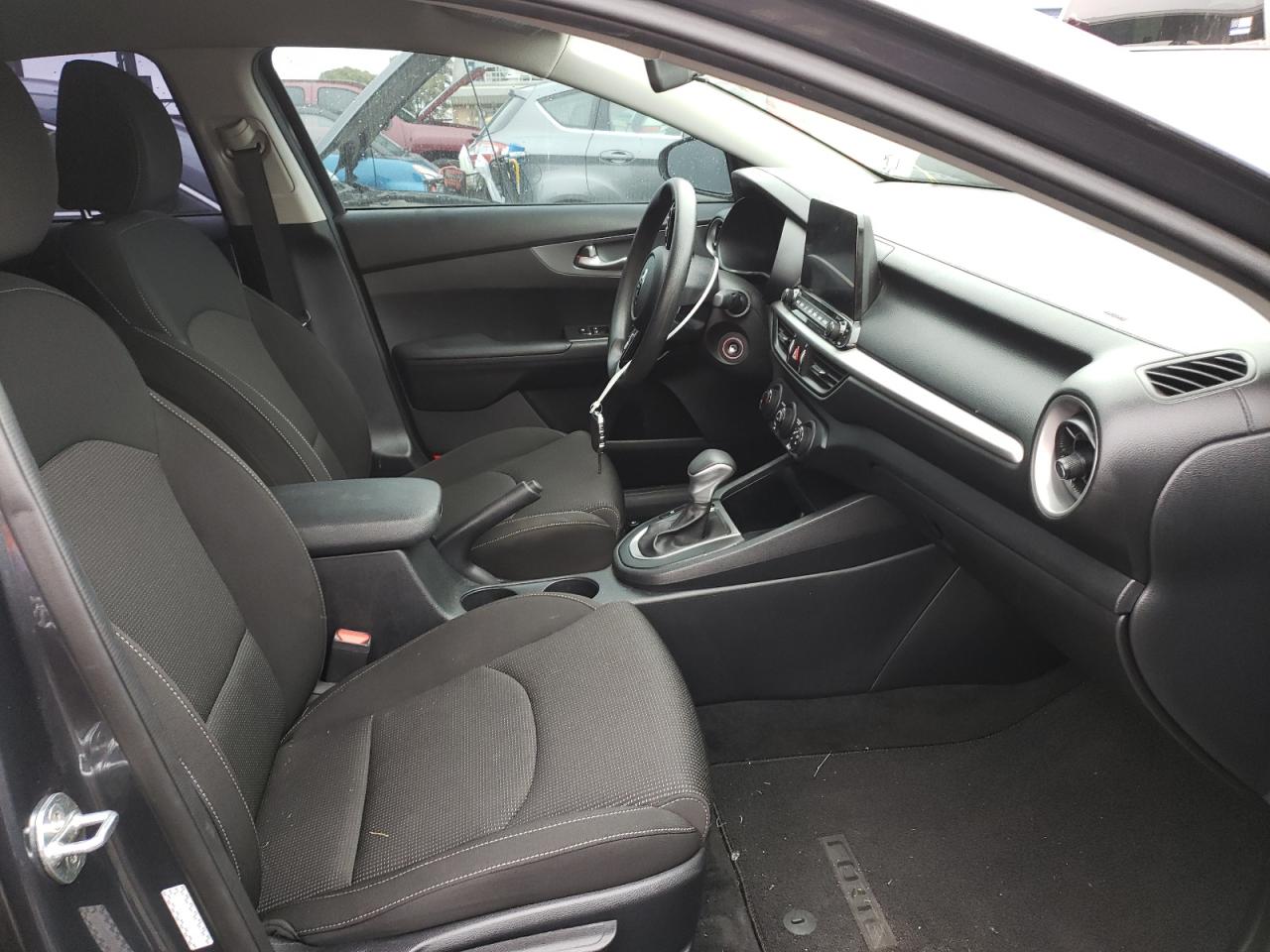 Photo 5 from auction – 2021 KIA FORTE FE with VIN 3KPF24AD5ME284414