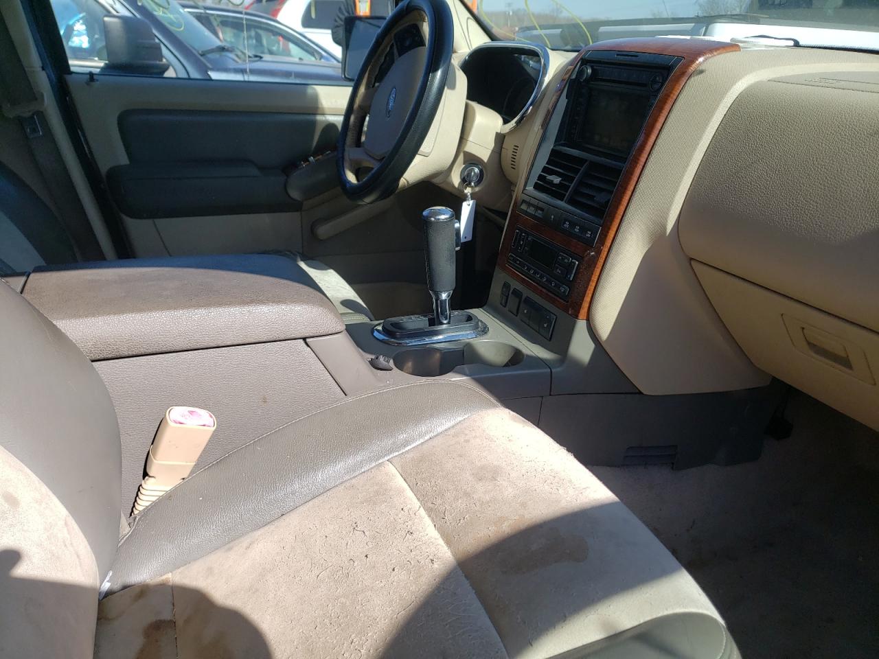 Photo 5 from auction – 2006 FORD EXPLORER E with VIN 1FMEU74866UB45589