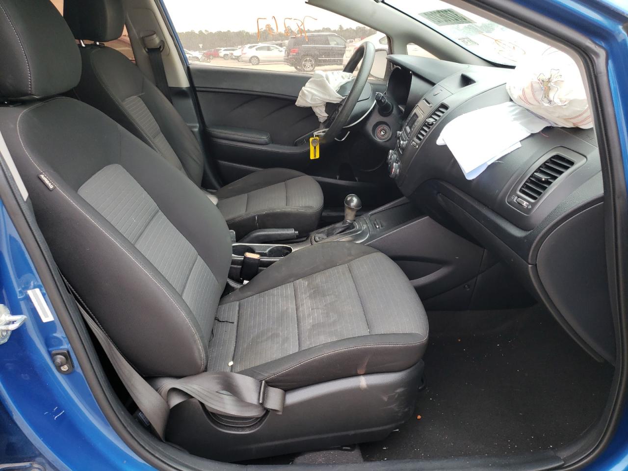 Photo 5 from auction – 2015 KIA FORTE LX with VIN KNAFX4A60F5362452