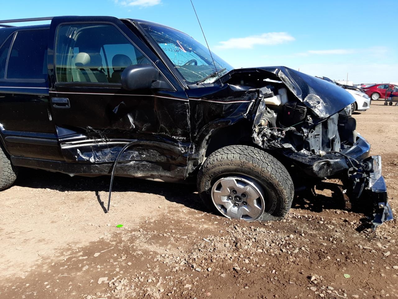 Photo 9 from auction – 2001 CHEVROLET BLAZER with VIN 1GNDT13W612134040