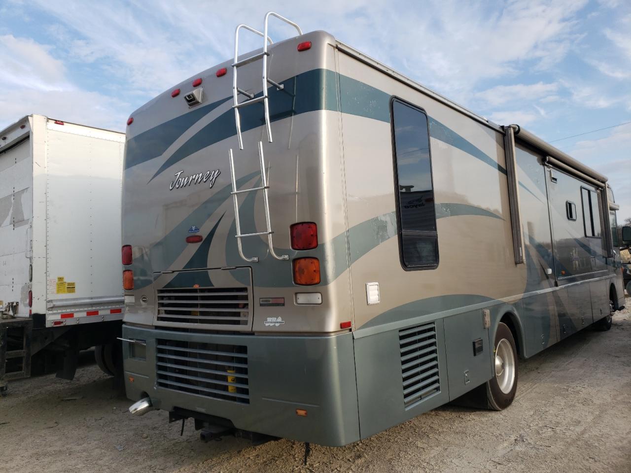 Photo 4 from auction – 2004 FREIGHTLINER MCL MOTORH with VIN 4UZAAHDC94CN10156