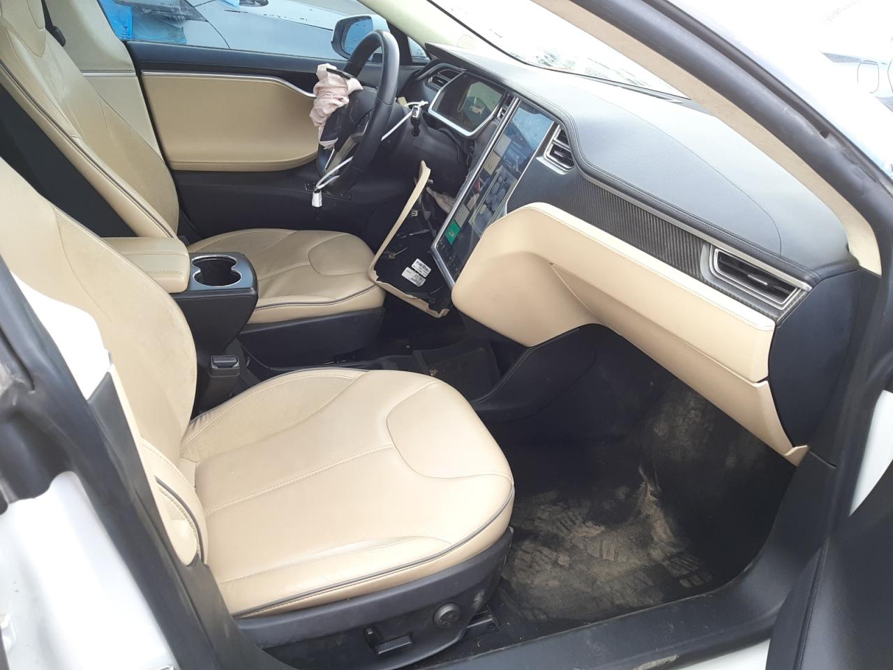 Photo 5 from auction – 2013 TESLA MODEL S with VIN 5YJSA1DP5DFP17360