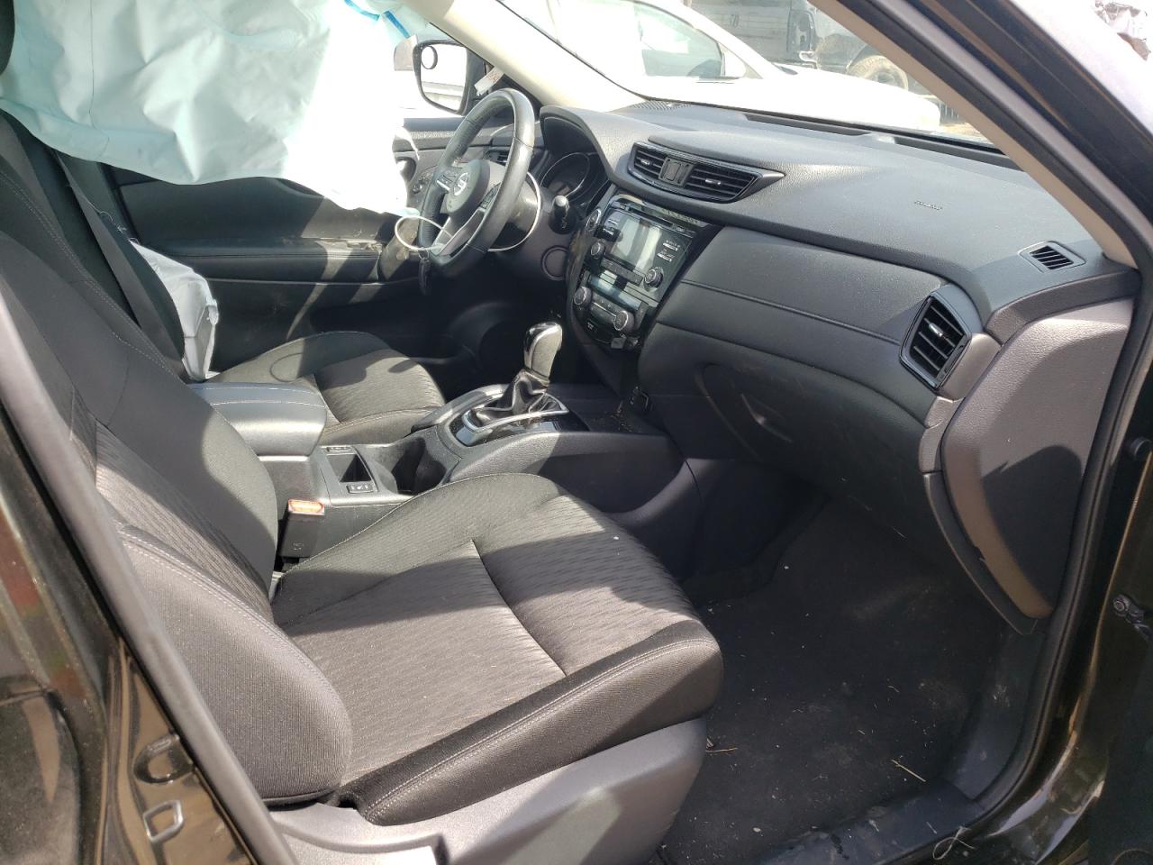 Photo 5 from auction – 2017 NISSAN ROGUE S with VIN KNMAT2MV5HP566154