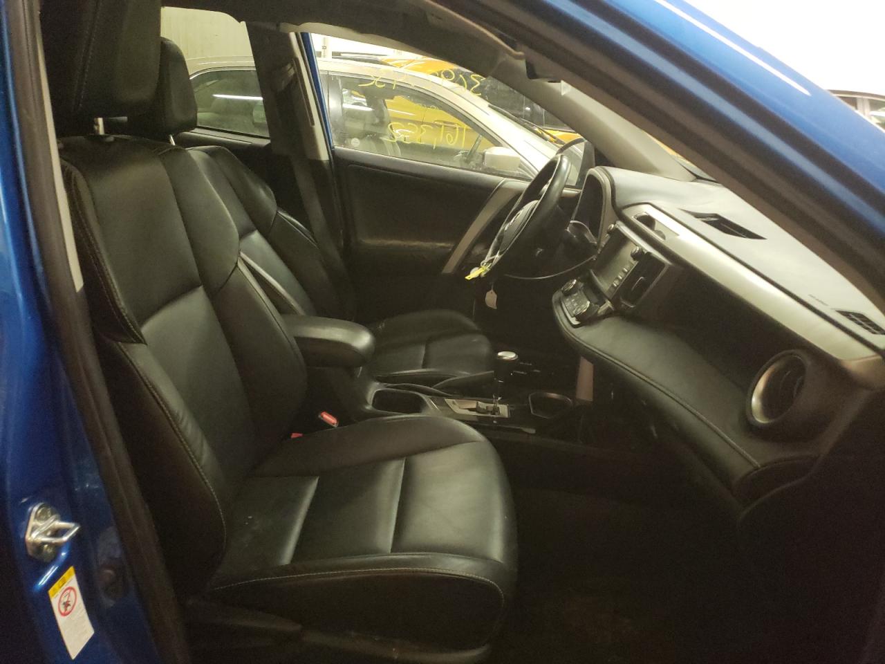 Photo 5 from auction – 2017 TOYOTA RAV4 LIMIT with VIN 2T3DFREV0HW623943