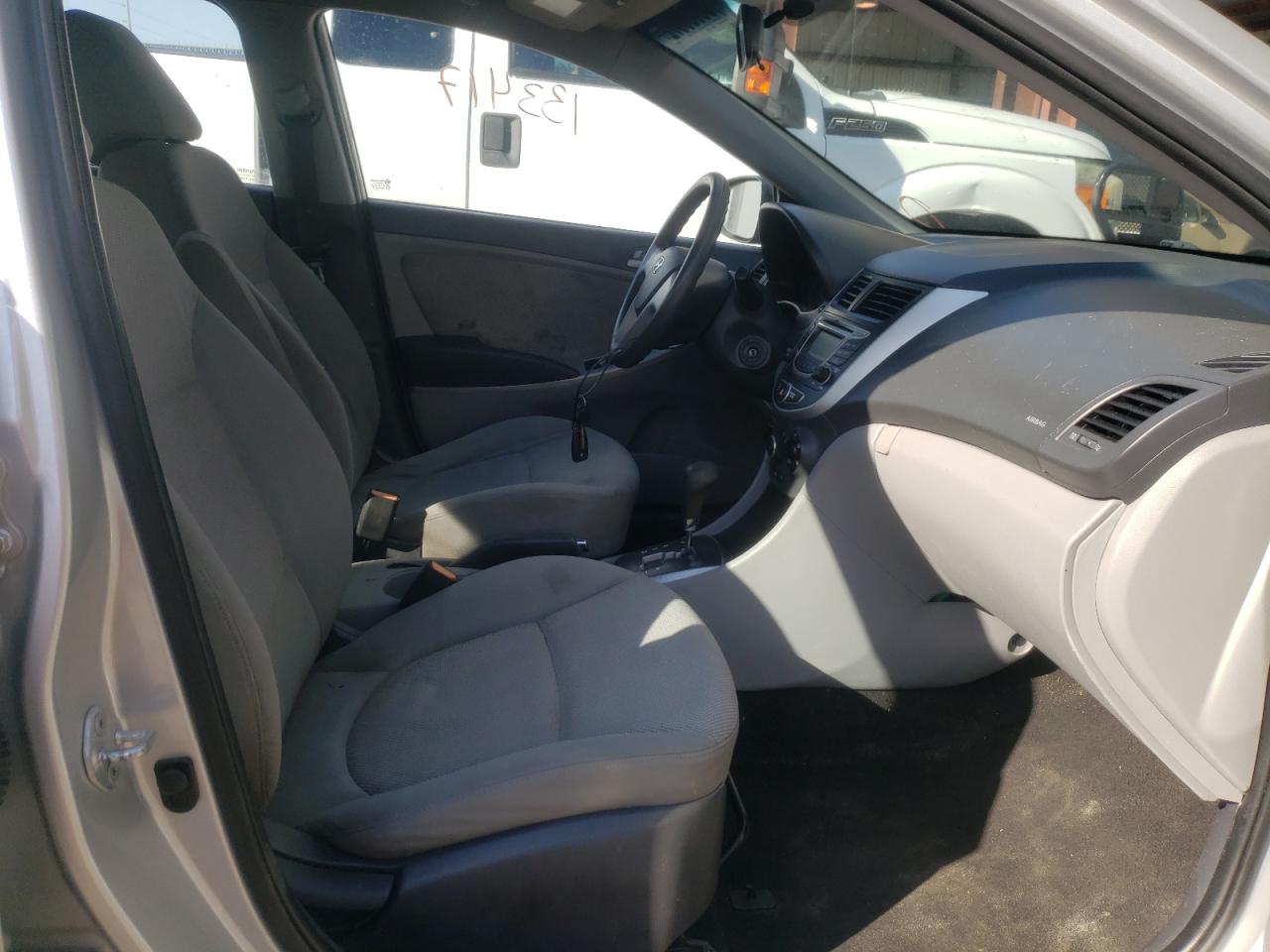 Photo 5 from auction – 2013 HYUNDAI ACCENT GLS with VIN KMHCT4AE7DU523211