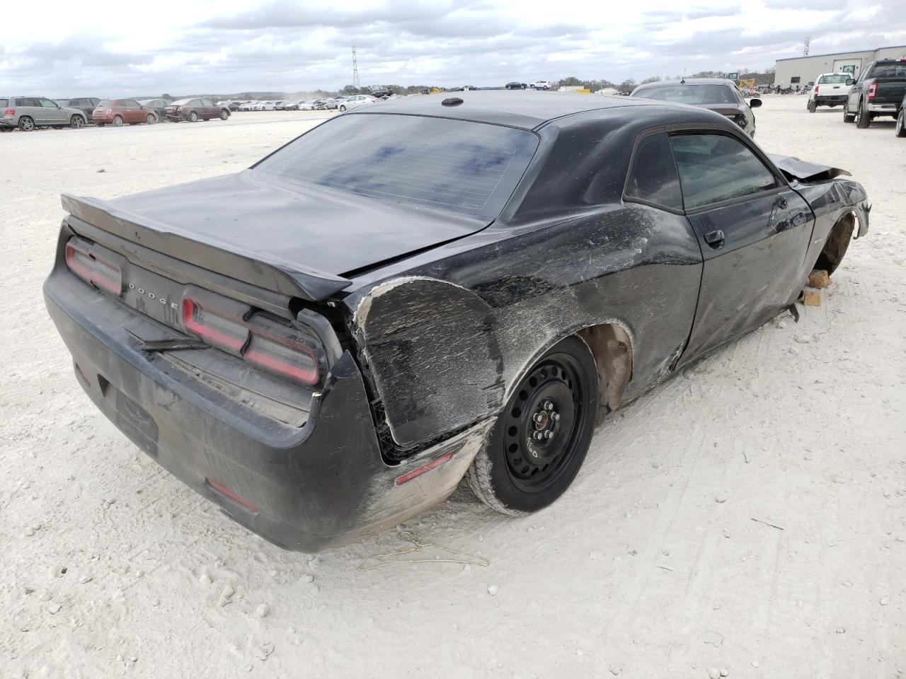Photo 4 from auction – 2018 DODGE CHALLENGER with VIN 2C3CDZBT5JH300793