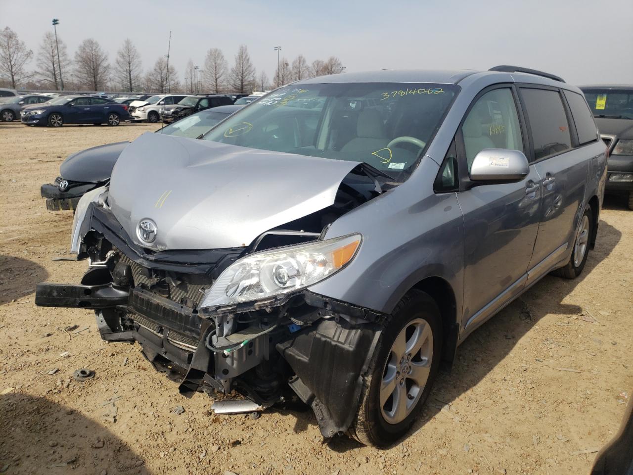 Photo 2 from auction – 2012 TOYOTA SIENNA LE with VIN 5TDKK3DC8CS270412
