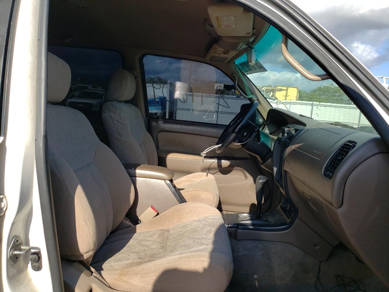 Photo 5 from auction – 2000 TOYOTA 4RUNNER SR with VIN JT3GN86R2Y0147893