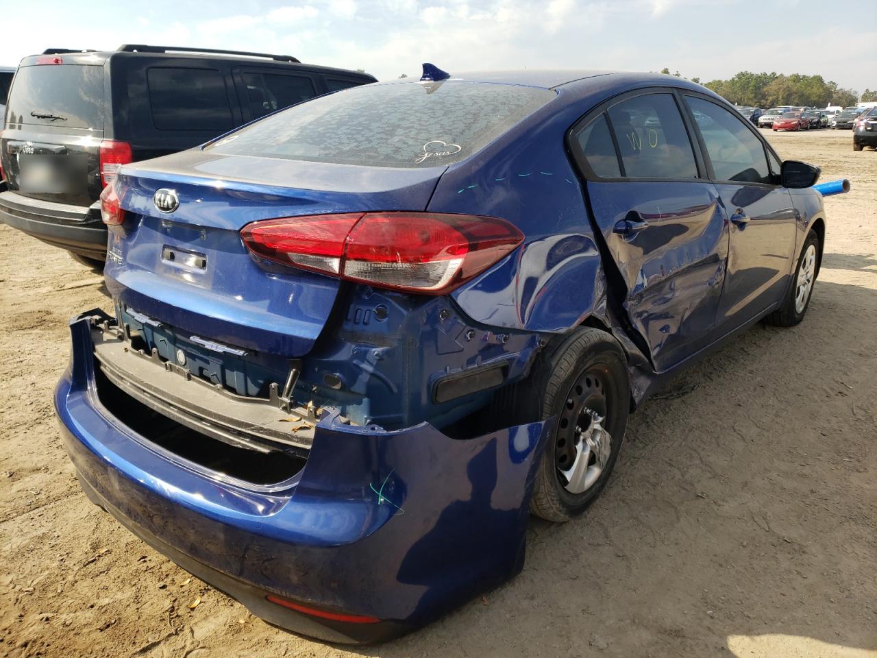 Photo 4 from auction – 2018 KIA FORTE LX with VIN 3KPFK4A79JE174987