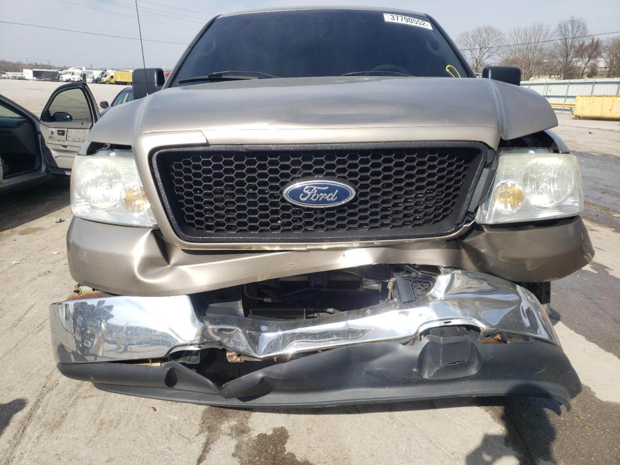 Photo 9 from auction – 2005 FORD F150 with VIN 1FTRF12W35NA58451