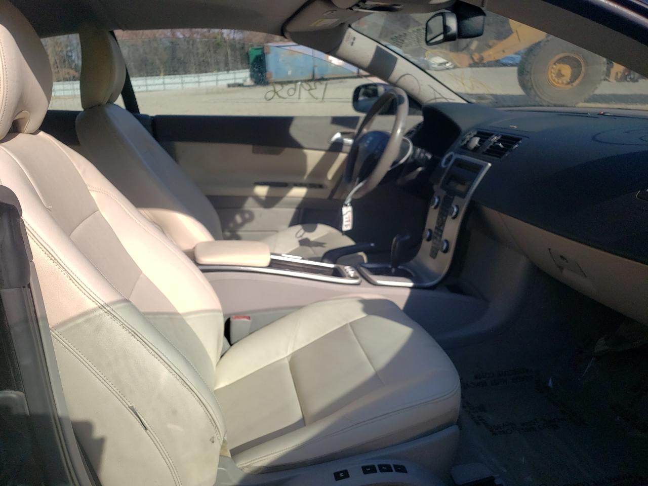 Photo 5 from auction – 2008 VOLVO C70 T5 with VIN YV1MC672X8J047989