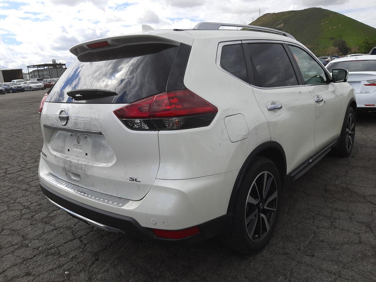Photo 4 from auction – 2019 NISSAN ROGUE S with VIN 5N1AT2MT7KC803669