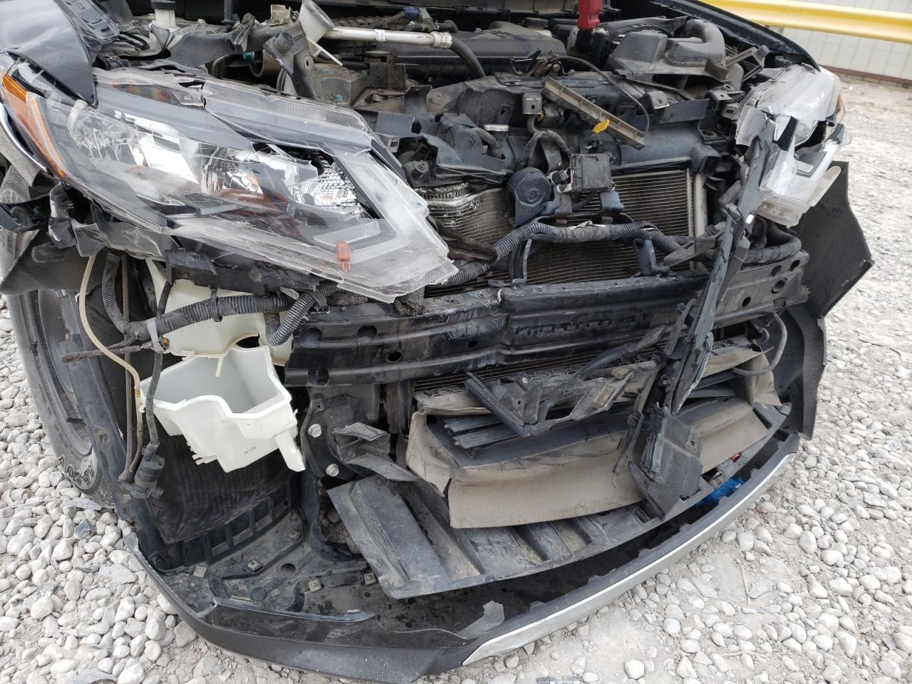 Photo 9 from auction – 2018 NISSAN ROGUE S with VIN KNMAT2MT9JP536000