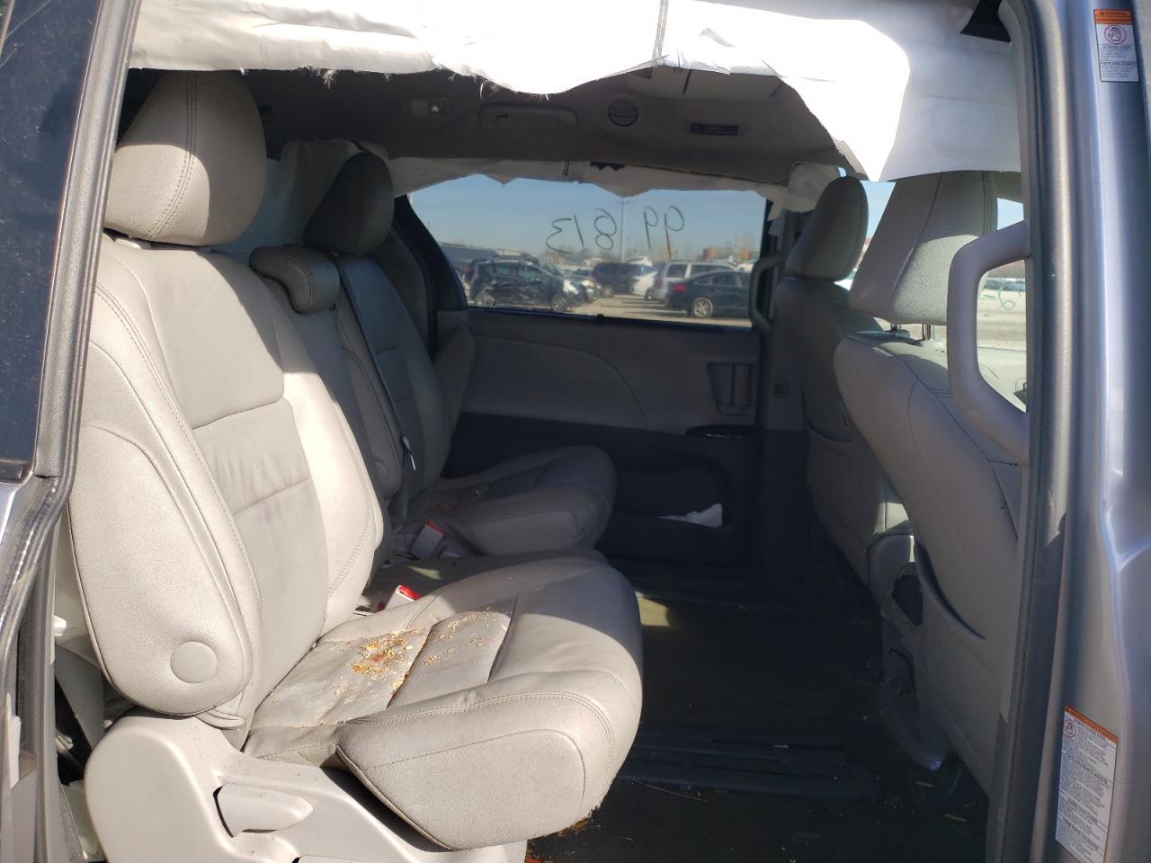 Photo 6 from auction – 2017 TOYOTA SIENNA XLE with VIN 5TDYZ3DC4HS780494